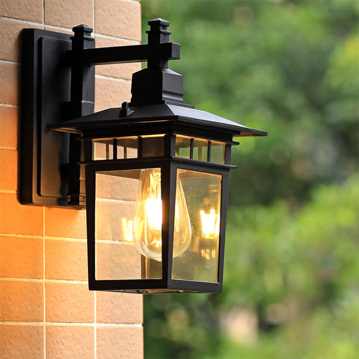 Black Traditional Outdoor Wall Light