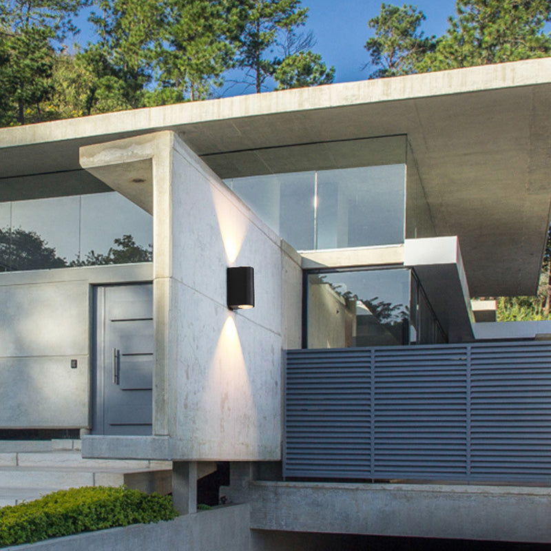 Tavon Minimalist Metal Square Outdoor Wall Lamp, Black