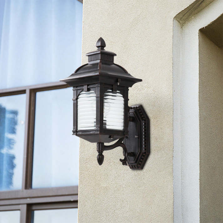 Vintage Style Outdoor Wall Light