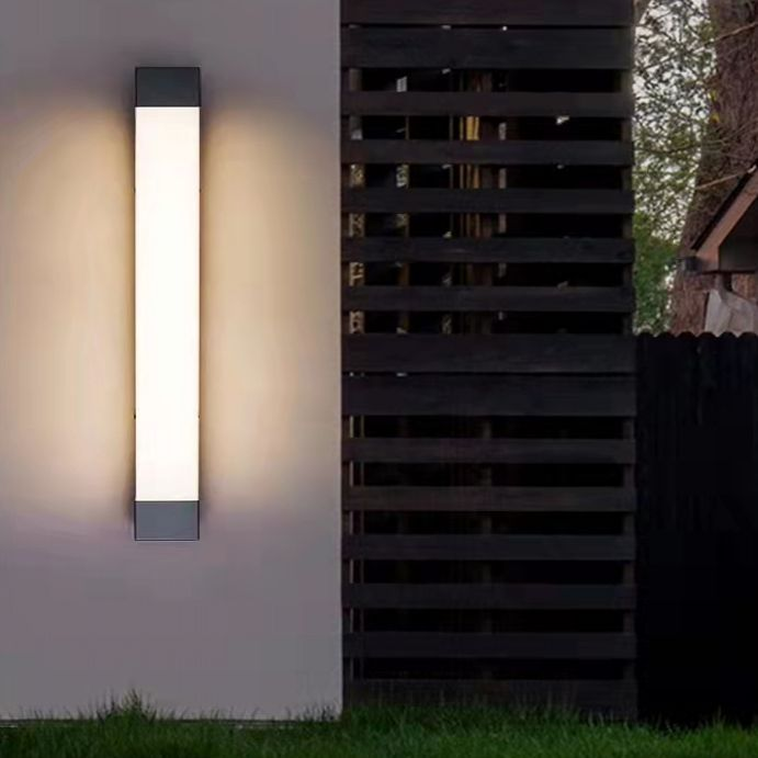 Modern Exterior Linear LED Wall Light